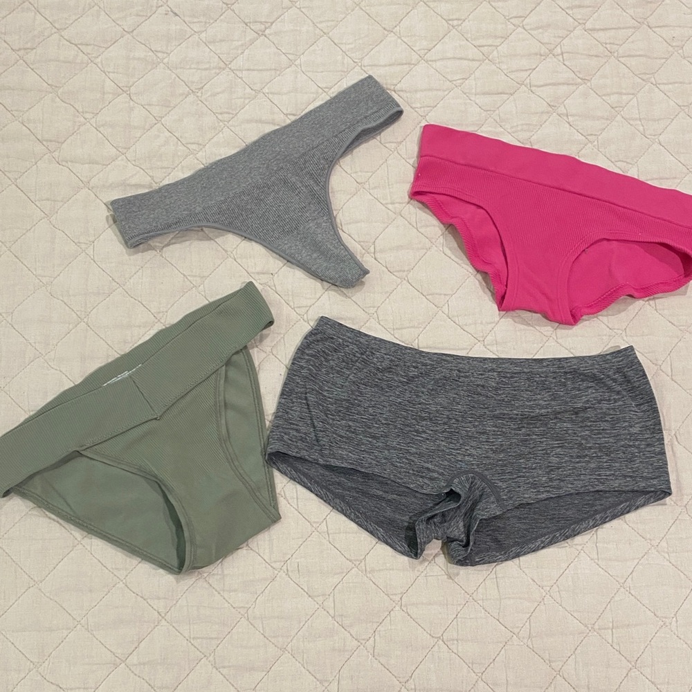 Women’s Assorted Color Bottoms Set
